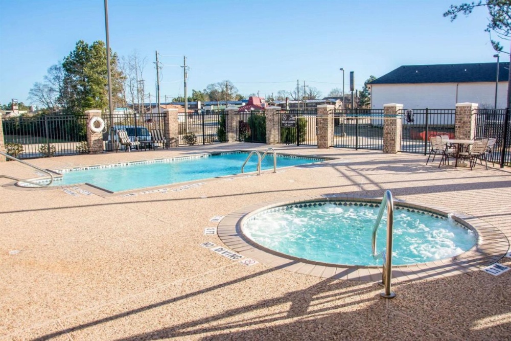 Sleep Inn & Suites Center Image 15