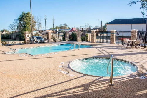 Sleep Inn & Suites Center image 15