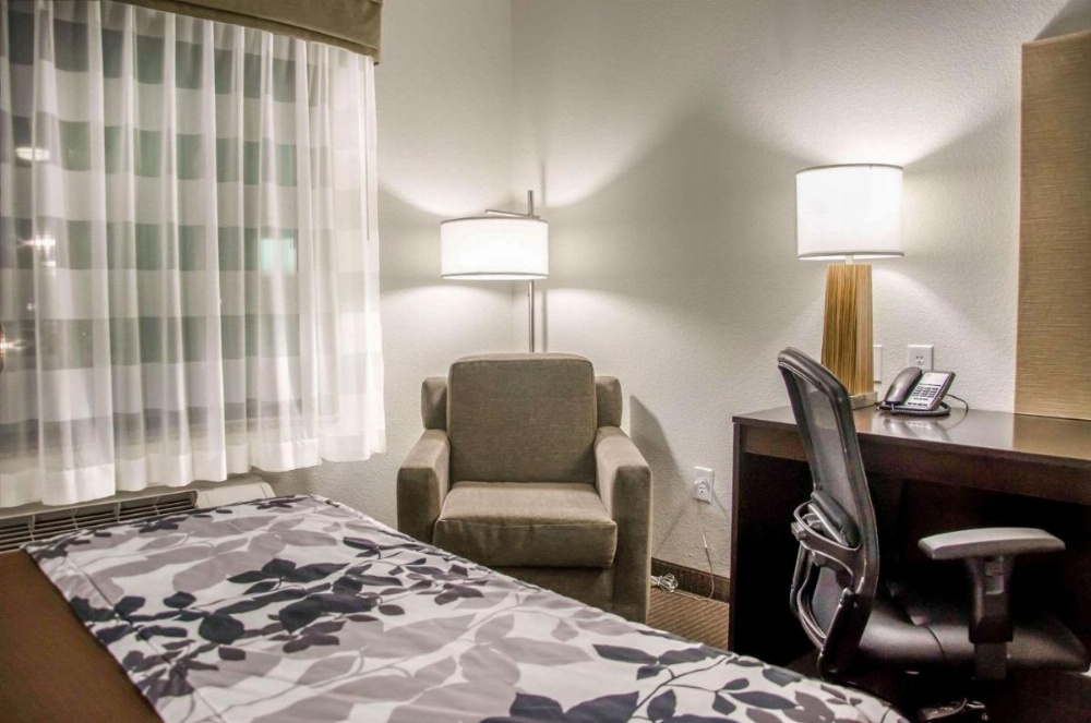 Sleep Inn & Suites Center Image 28