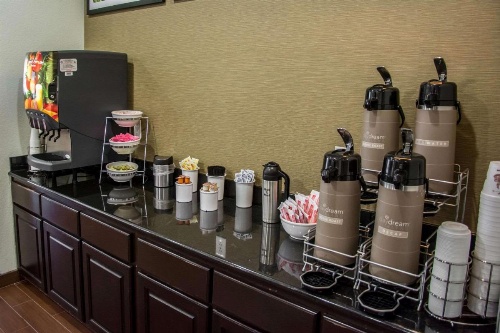 Sleep Inn & Suites Center image 5